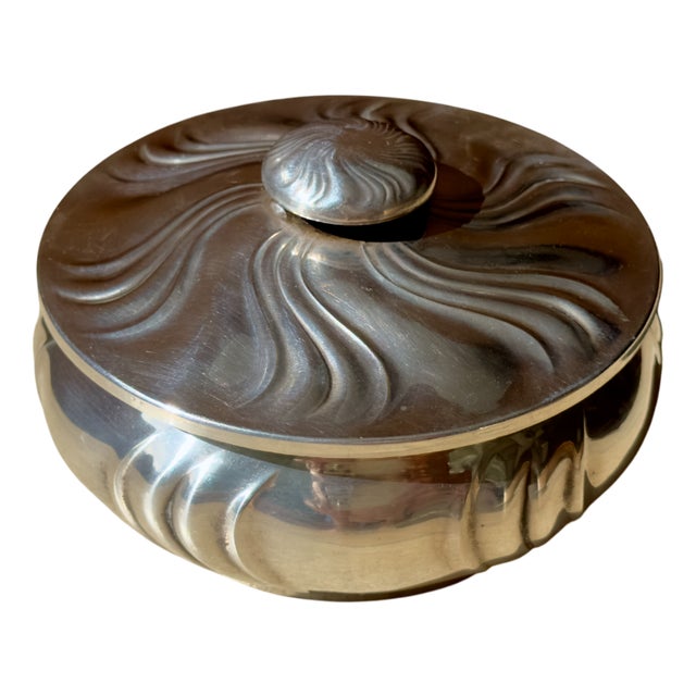 Czech Bohemian Art Nouveau Round Lidded Box with Wave Decor in Silver-Plated Alpaca from Frantisek Bibus, 1920s For Sale