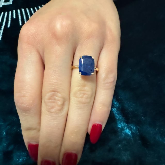 Blue Gia Certified 5.11 Carat Cushion Blue Sapphire 14k Yellow Gold Solitaire Ring, Size 7 For Sale - Image 8 of 10