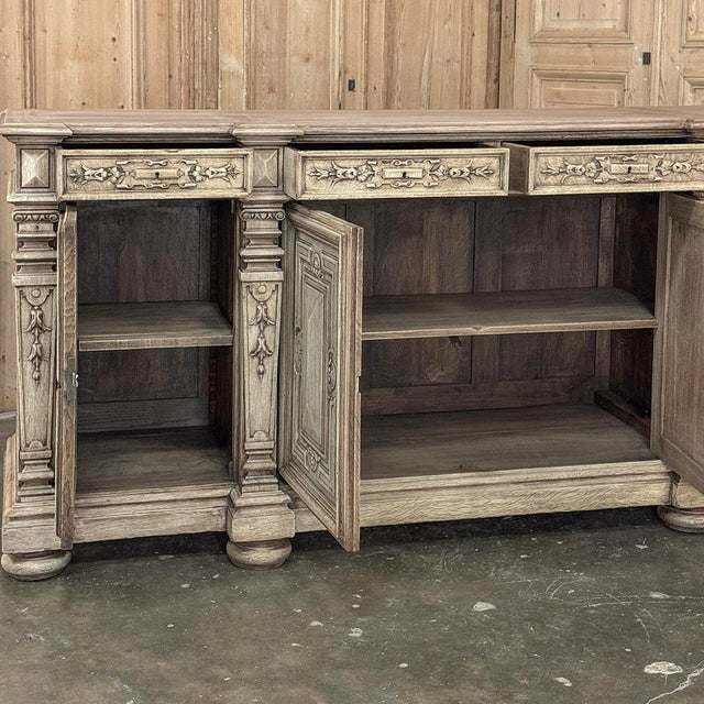 19th Century French Renaissance Revival Buffet in Solid Stripped Oak For Sale - Image 14 of 18
