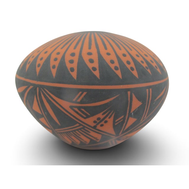 Acoma Pueblo Native American Geometric Pottery Seed Jar Pot Signed For Sale In Portland, OR - Image 6 of 9
