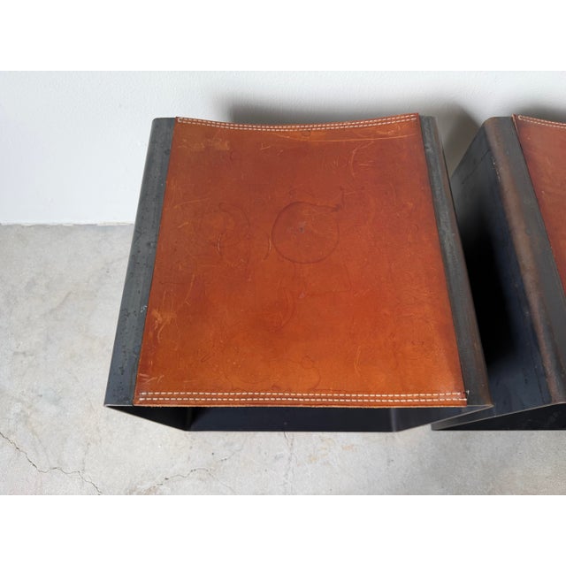 Vintage Postmodern Steel & Saddle Leather Cube Ottomans – A Pair For Sale In Miami - Image 6 of 12