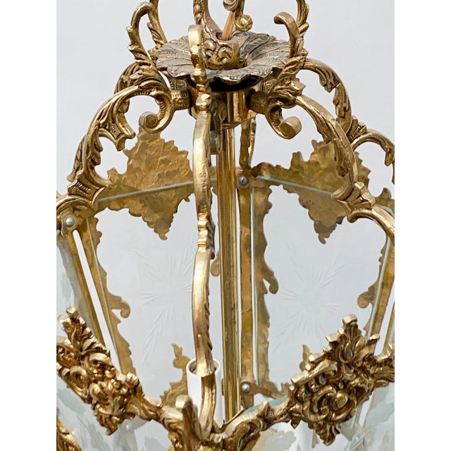 Baroque 1930s Vintage Bronze Lantern With Etched Glass Panels For Sale - Image 3 of 6