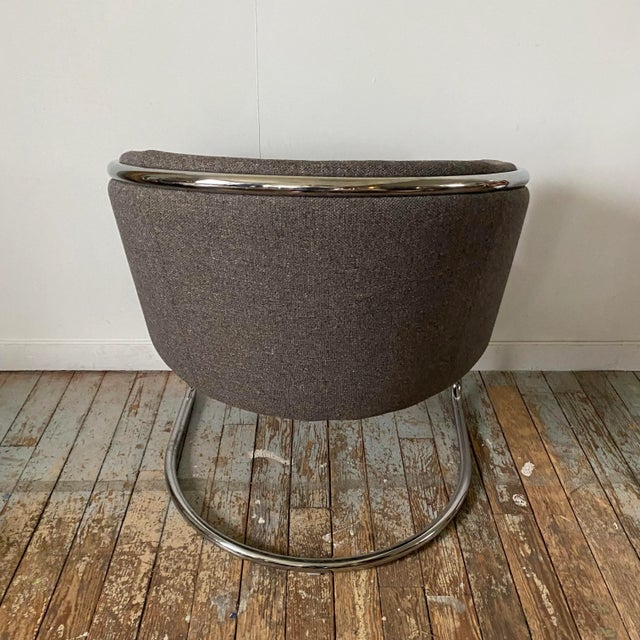 Anton Lorenz Vintage 1970s Anton Lorenz Thonet Gray Barrel Back Tub Chair Chrome Cantilevered Base For Sale - Image 4 of 8