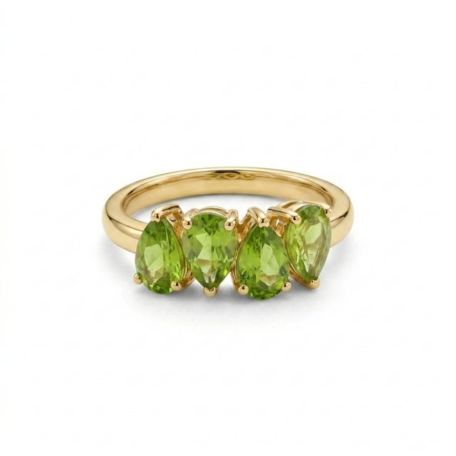 Contemporary Natural Peridot 4-Stone Ring • Pear Shape Teardrop August Birthstone Ring Us 7 For Sale - Image 3 of 4