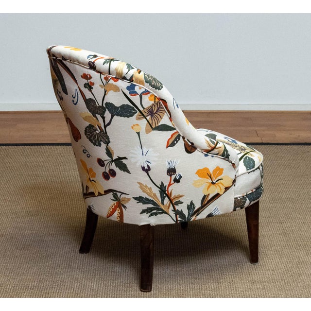Danish Floral Printed Linen Slipper Chair in the style of J. Frank, 1940s For Sale - Image 6 of 17