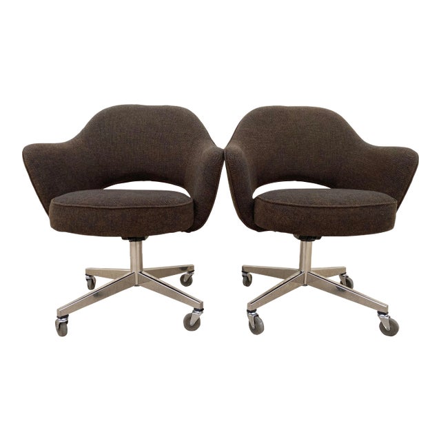 Saarinen Executive Arm Chairs - Set of 2, by Knoll For Sale