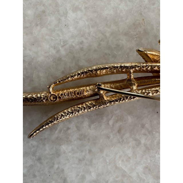 Sarah Coventry Sarah Coventry Garnet , Cubic Zirconia and Goldtone Flower Cali Lily Stick Pin For Sale - Image 4 of 4