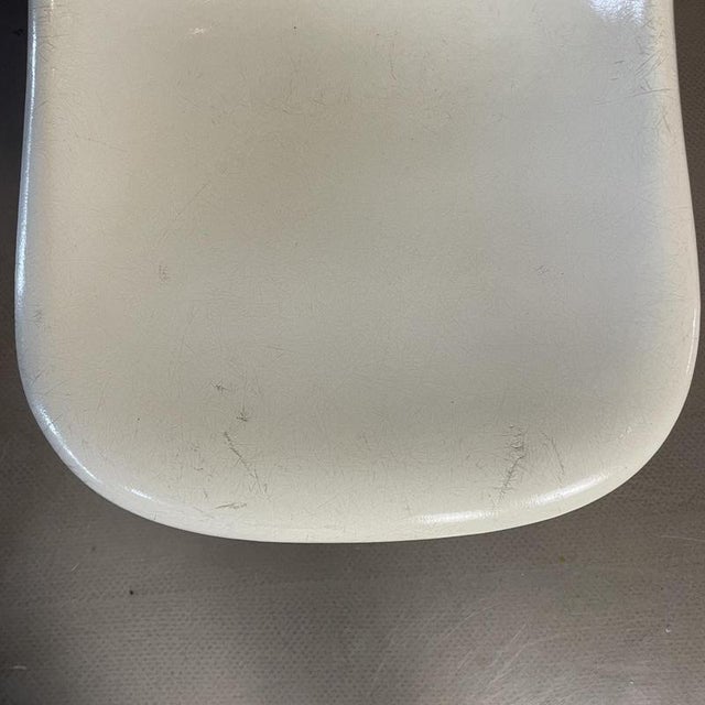 DSW Side Chairs in Parchment, Navy Blue, Light Olive and Light Ochre by Eames for Herman Miller, 1960s, Set of 4 For Sale - Image 11 of 17