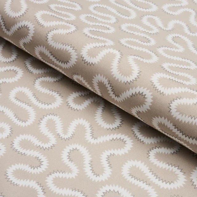 Schumacher Sample - Schumacher Zoelie Fabric in Natural For Sale - Image 4 of 5