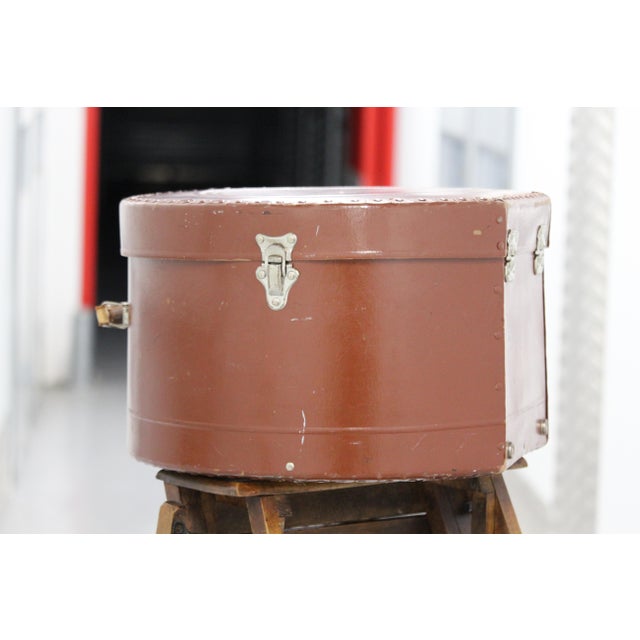 Round Brown Hat Box, 1890s For Sale - Image 13 of 18