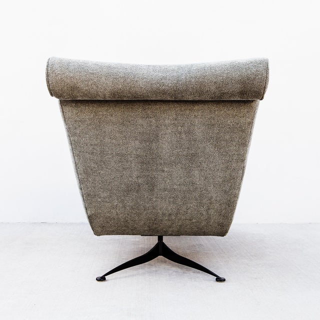 Vintage Italian Modern Sculptural Chaise Lounge in Gray Green Boucle For Sale - Image 11 of 12