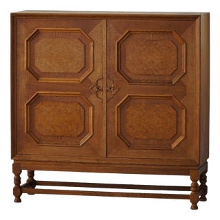 Danish Modern Sclulptural Cabinet in Oak and Burl Wood Veneer, 1950s For Sale