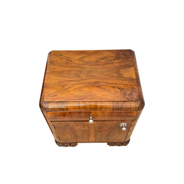 Art Deco Bauhaus Nightstands in Walnut and Walnut Root Veneer, Central Europe, 1930s, Set of 2 For Sale - Image 4 of 9