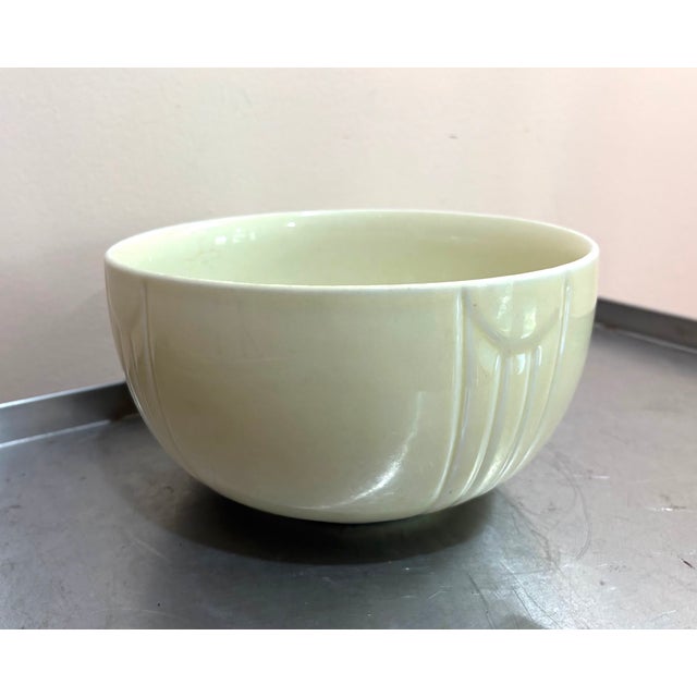 Art Deco 1930s Art Deco Mint Green Ceramic Serving or Mixing Bowl For Sale - Image 3 of 4