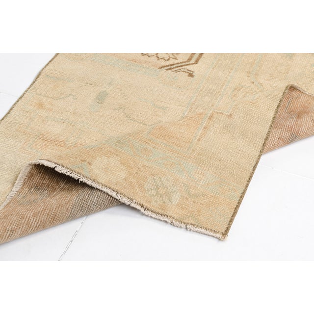 Turkish 1960s Ivory & Pale Sand Oushak Rug For Sale - Image 3 of 10