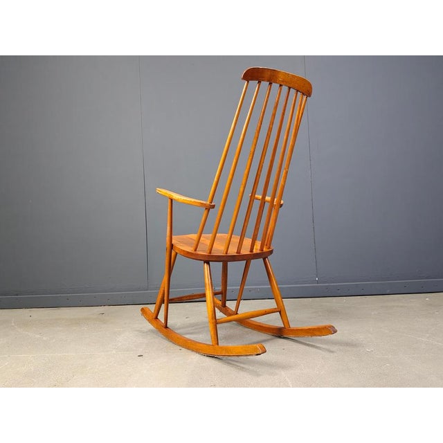 Mid century wooden spindle back rocking chair. Beautiful scandinavian design. 1960s - Denmark Very good condition...