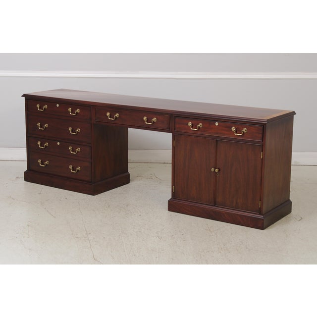 Traditional Henkel Harris Mahogany Banded Kneehole Credenza For Sale - Image 3 of 18