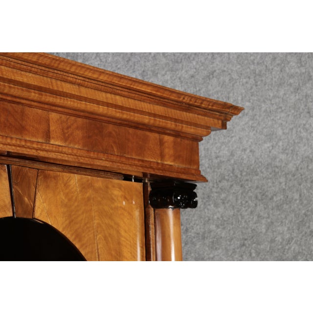 Very Large Biedermeier Display Cabinet in Cherrywood, 1820 For Sale - Image 12 of 18