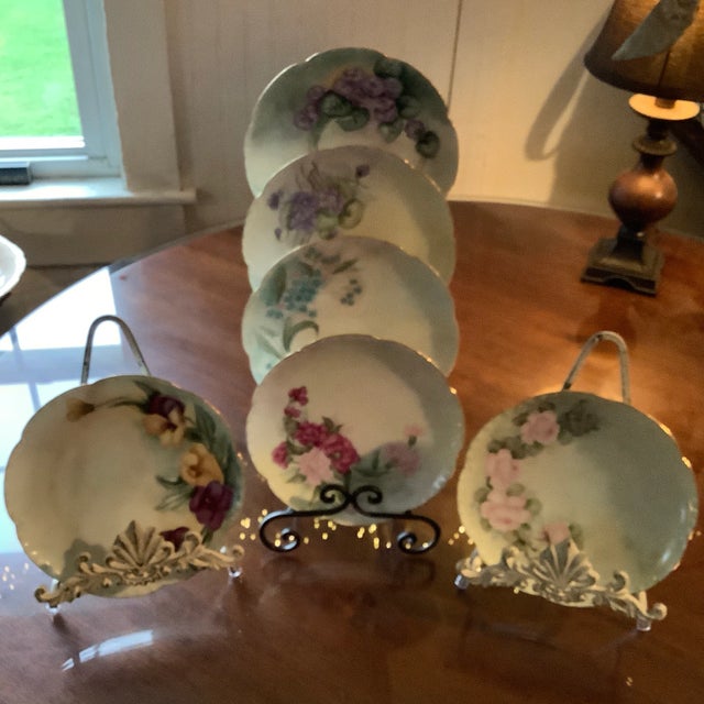 French Antique Haviland Limoges Botanical Dessert Plates - Set of 6 \ Handpainted Signed For Sale - Image 3 of 13