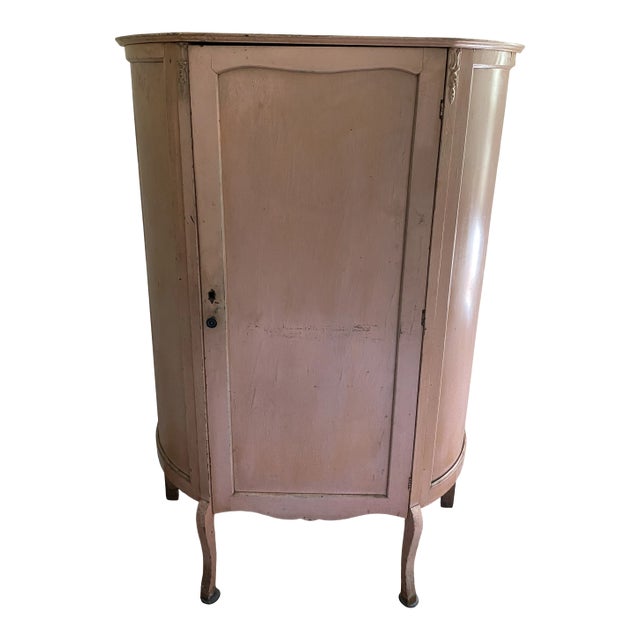 Antique French Louis XV Revival Painted Display Cabinet With Curved Glass Panel – Circa 1880–1910 For Sale
