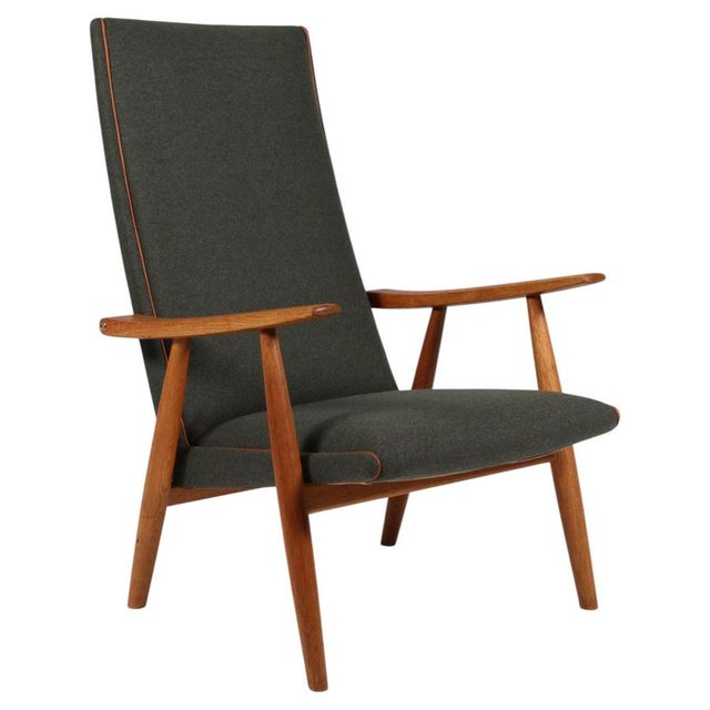 Model Ge-260 Lounge Chair in Oak and Wool by Hans J. Wegner for Getama, 1960s For Sale - Image 9 of 9