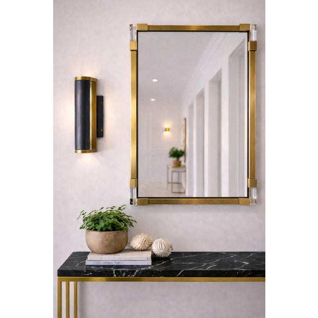 Architectural and quietly sophisticated, the “David” Wall Sconce designed by Thomas O’Brien for Visual Comfort & Co....