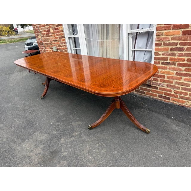 Vintage George III Style Cross-Banded Top Double Pedestal Inlaid Dining Table With Leaves For Sale - Image 12 of 17