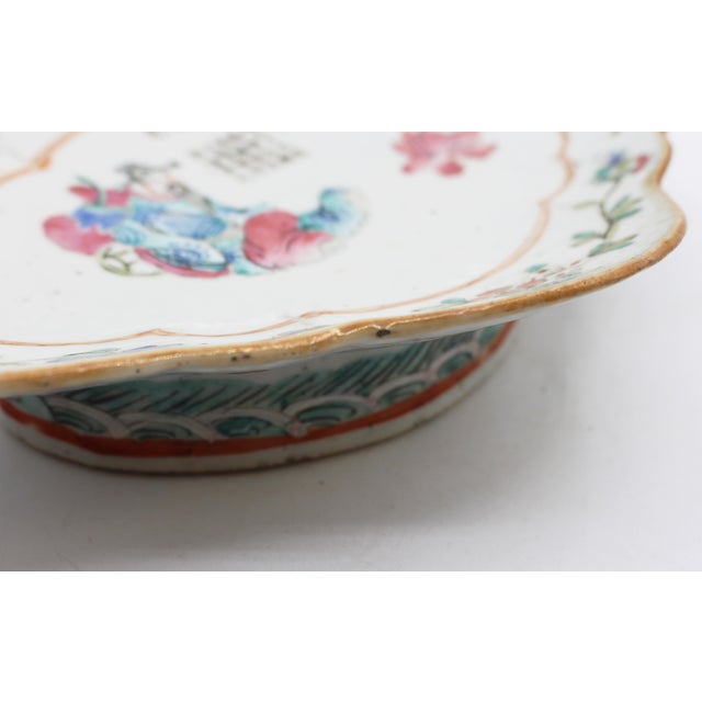 White Late 19th Century Late Qing Dynasty Chinese Famille Rose Porcelain Serving Dish For Sale - Image 8 of 9