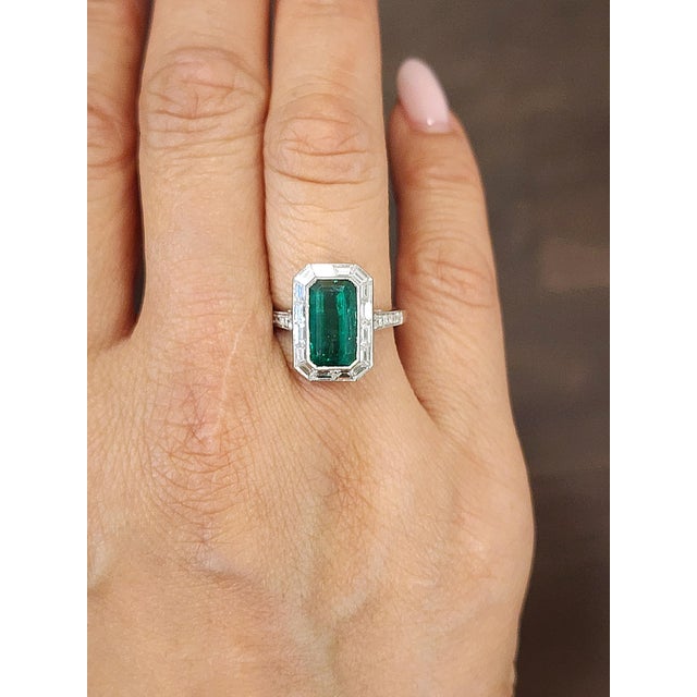 Modern 3.42 Ct Natural Zambian Emerald & Diamond Ring Size 6.5 For Sale - Image 3 of 9