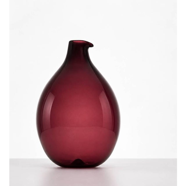 Pullo 2601 Vase in Aubergine Glass by Timo Sarpaneva for Iittala, Finland, 1950s For Sale - Image 6 of 6