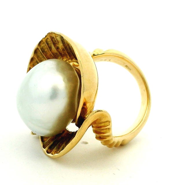 Vintage Italian 18k Gold South Sea Pearl and Diamond Cocktail Ring, 1970s, Size 5.5 For Sale In Miami - Image 6 of 15