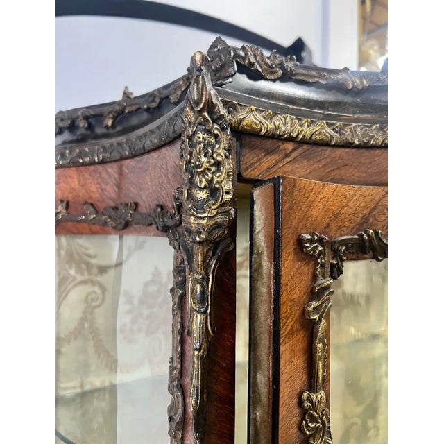 Antique 19th C. French Louis XV Vernis Martin Ormolu Serpentine Vitrine Cabinet For Sale - Image 13 of 18