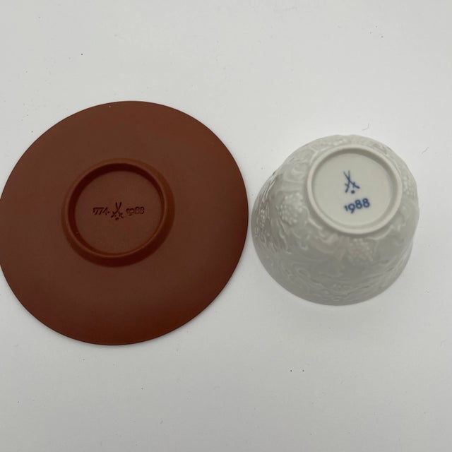 1980s 1980s Meissen Cups and Saucers Set- 8 Pieces For Sale - Image 5 of 5