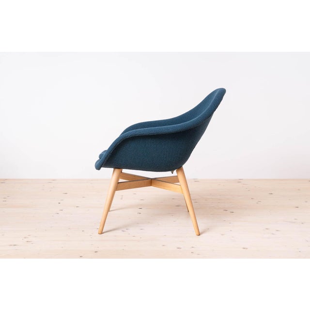 This funky Lounge Chair, a timeless piece, was designed by renowned Czech designer Miroslav Navrátil in the 1950s. Crafted...