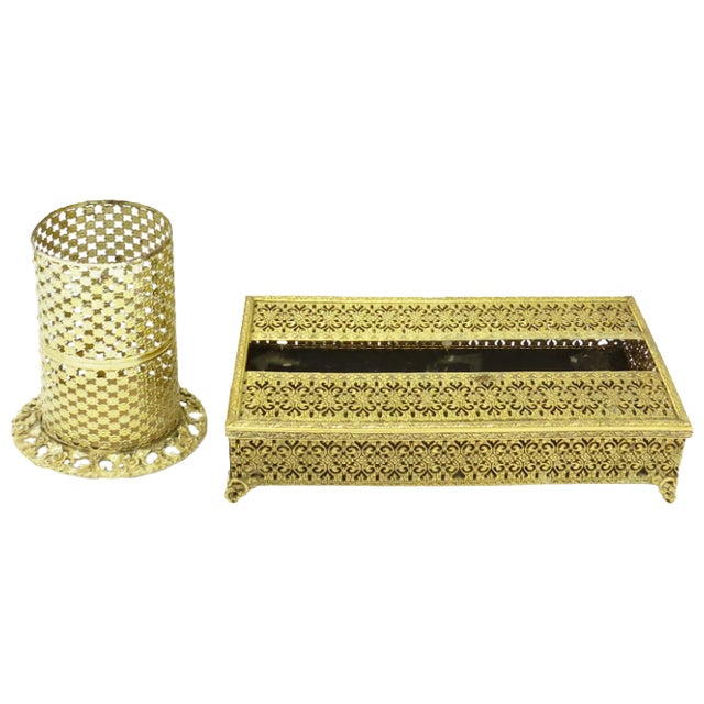 Add instant elegance to your bathroom or dressing area with these Hollywood Regency glam vanity pieces. Set consists of a...