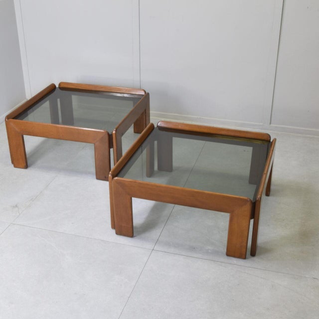 1970s Italian Walnut and Smoked Glass Coffee Tables by Afra & Tobia Scarpa, 1970s, Set of 2 For Sale - Image 5 of 9