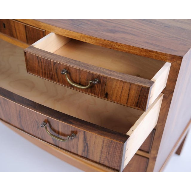 1940s Chest of Drawers in Flamed Walnut and Brass attributed to Ole Wanscher, 1940s For Sale - Image 5 of 13
