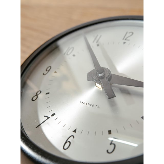 Small Mid-Century Satin Black GPO Slave Clock from Magneta, England, 1950s For Sale - Image 3 of 10