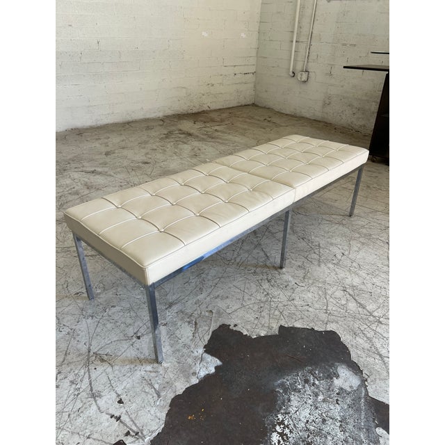 Knoll Tufted Cream Leather and Chrome Bench by Florence Knoll for Knoll For Sale - Image 4 of 6
