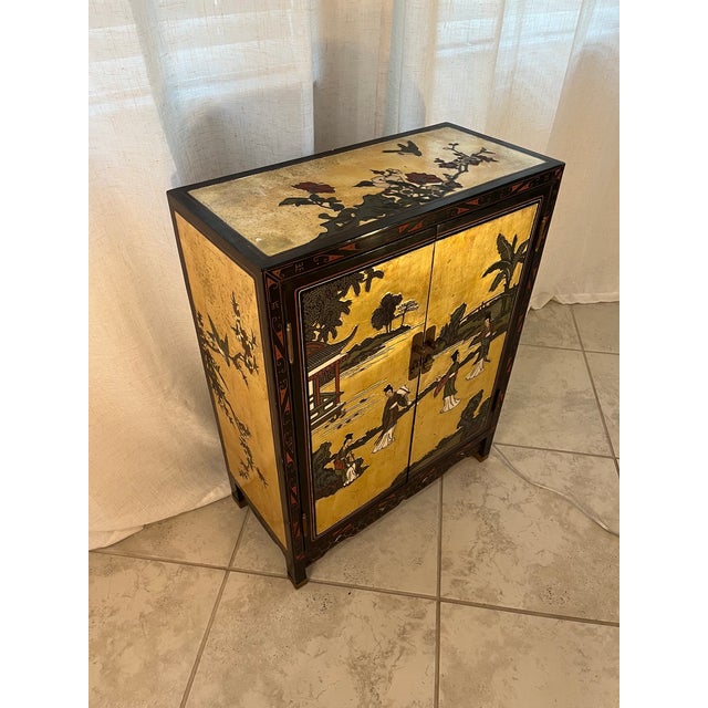Vintage Mid-Century Chinese Black and Gold Lacquer Cabinet With Mother of Pearl Inlays For Sale - Image 17 of 18