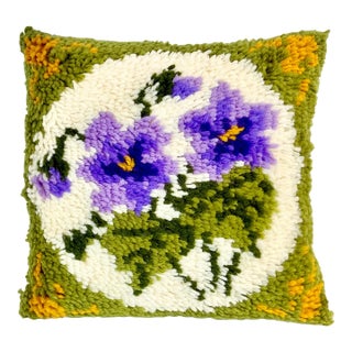 1970s Vintage Americana Boho Chic Folk Art Hook Botanical Pansy Pillow. For Sale