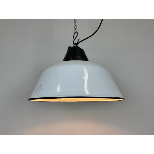 Industrial White Enamel and Cast Iron Pendant Light, 1960s For Sale - Image 10 of 17