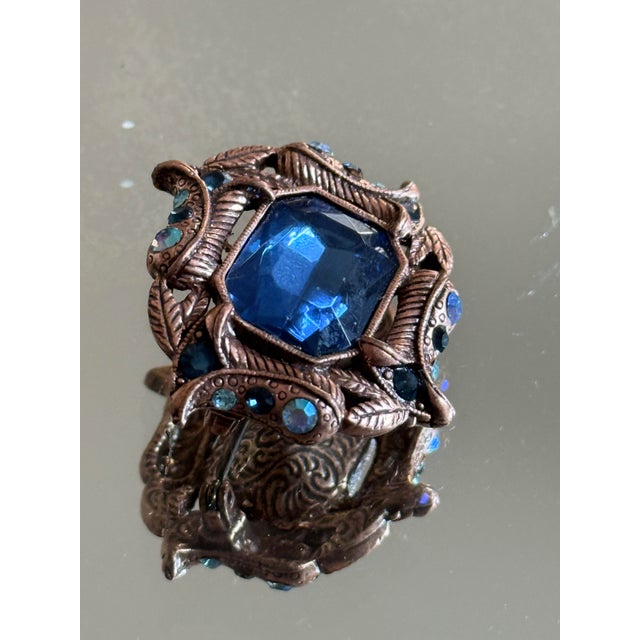 1970s Hollywood Regency Brooch With Tanzanite Rhinestones For Sale In New York - Image 6 of 8