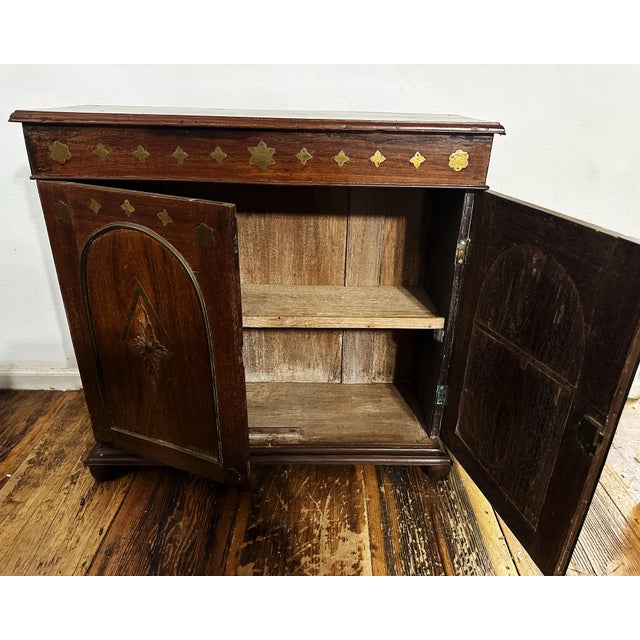 Introducing an exquisite heirloom piece that promises to elevate the ambiance of your home—a meticulously crafted Anglo-...