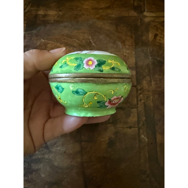 Vintage Apple Green Canton Enamel Floral Trinket Box For Sale In Chicago - Image 6 of 7