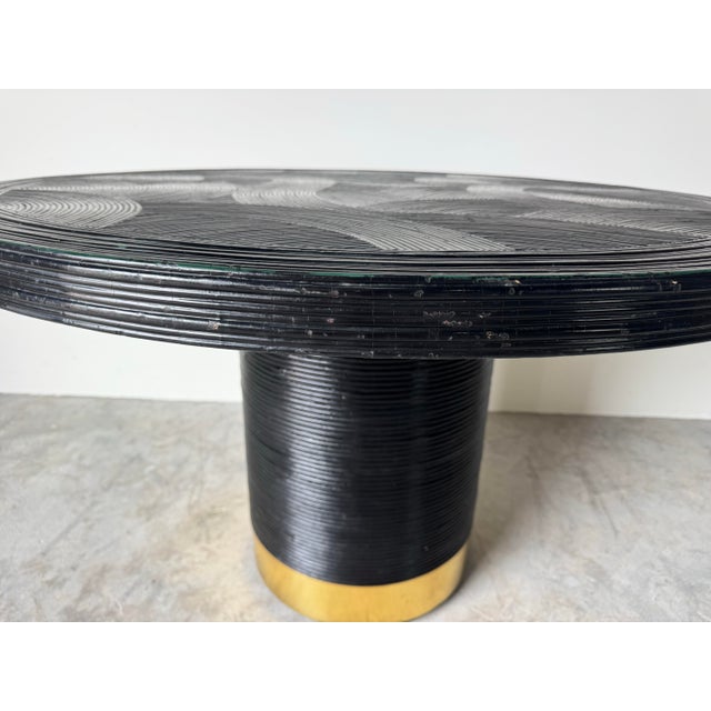 1970s Gabriella Crespi–Style Black Painted Pencil Reed Rattan Round Dining Table With Brass Base For Sale - Image 10 of 12