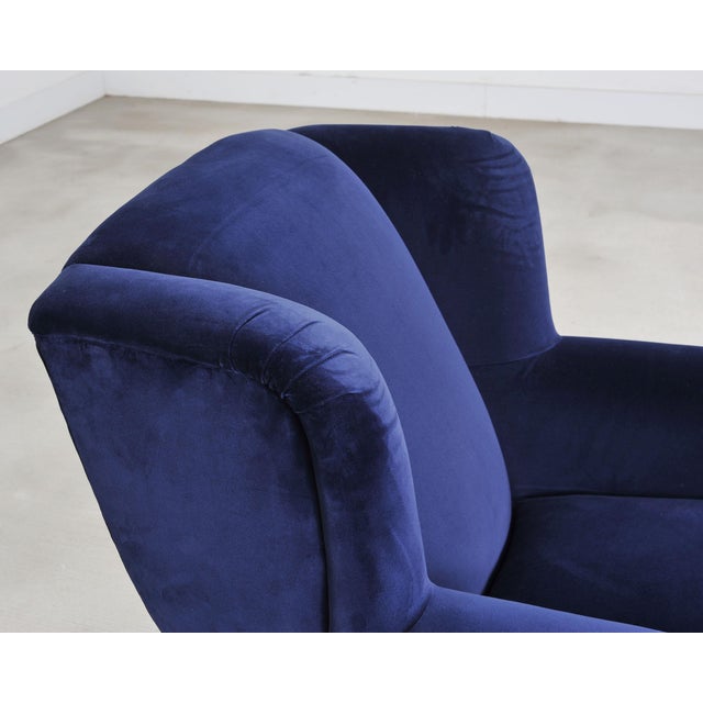 Ralph Lauren English New Bohemian Artist’s Chair in Blue Velvet For Sale - Image 13 of 18