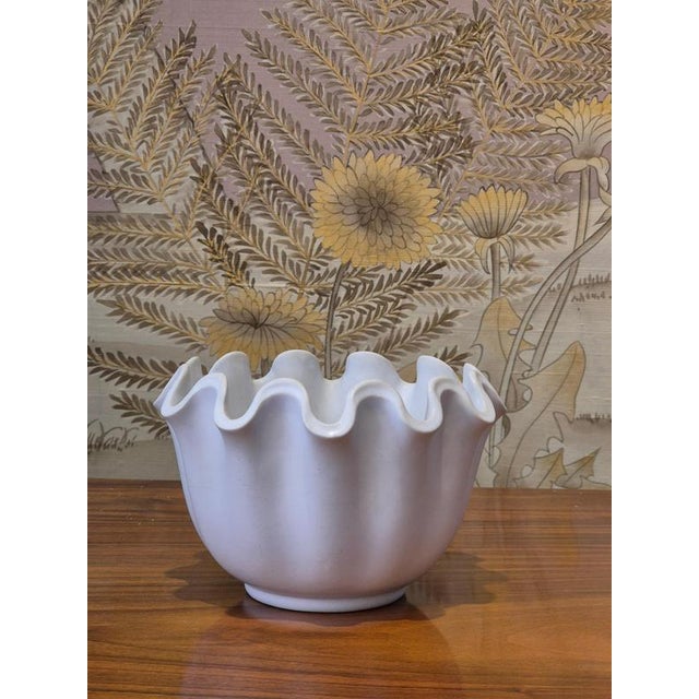 Decorative stoneware bowl, model Våga / Wave, designed by Wilhelm Kåge for Gustavsberg. Scandinavian Modern 1950s. This...