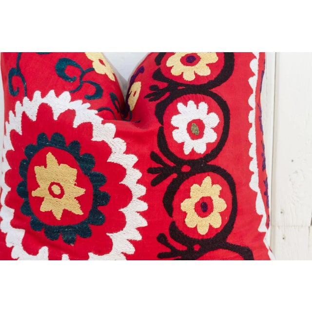 1950s Summer Vintage Floral Suzani Pillow For Sale - Image 5 of 9