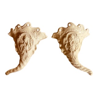 1960s Pair of Wedgwood Colonial Williamsburg Creamware Cornucopia Wall Pockets, For Sale